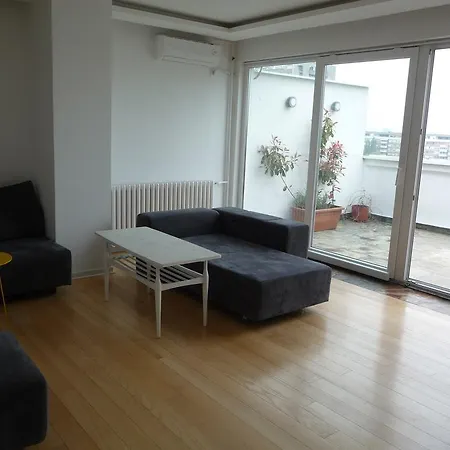 Danube Apartman *
